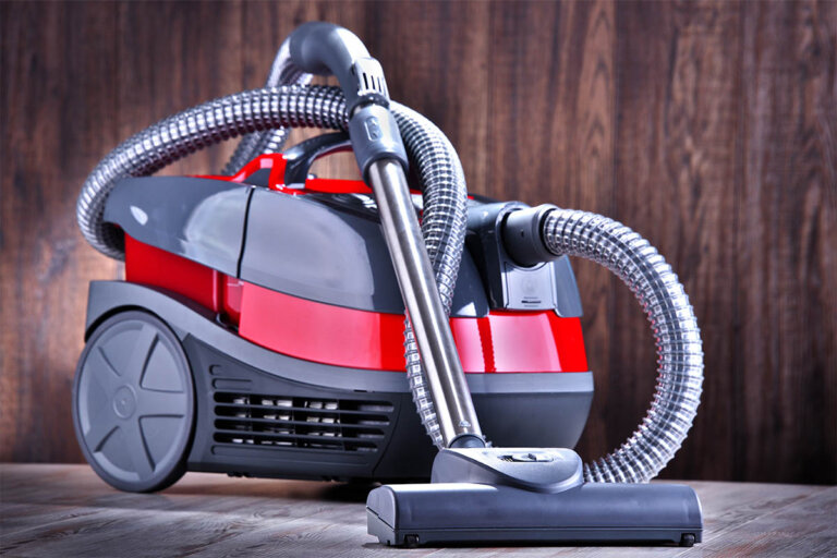 bagged vacuum cleaner