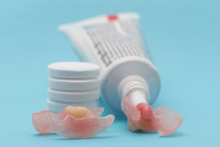 denture glue