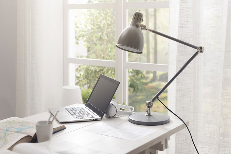 desk lamp