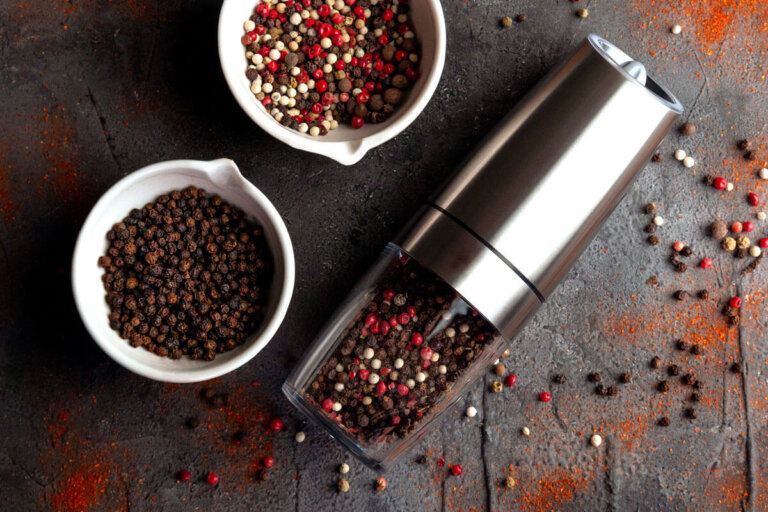 electric pepper grinder