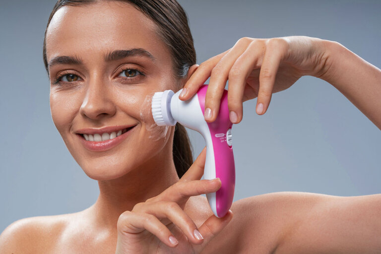 face cleansing brush