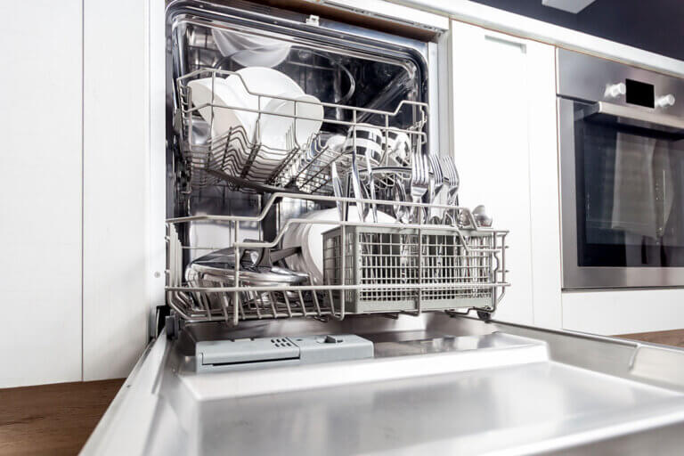 freestanding dishwasher