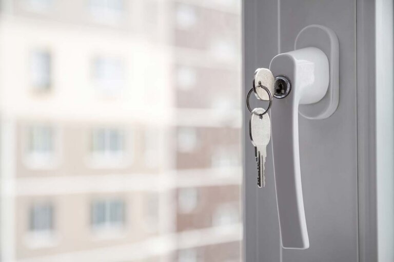 lockable window handle