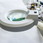magnifying lamp