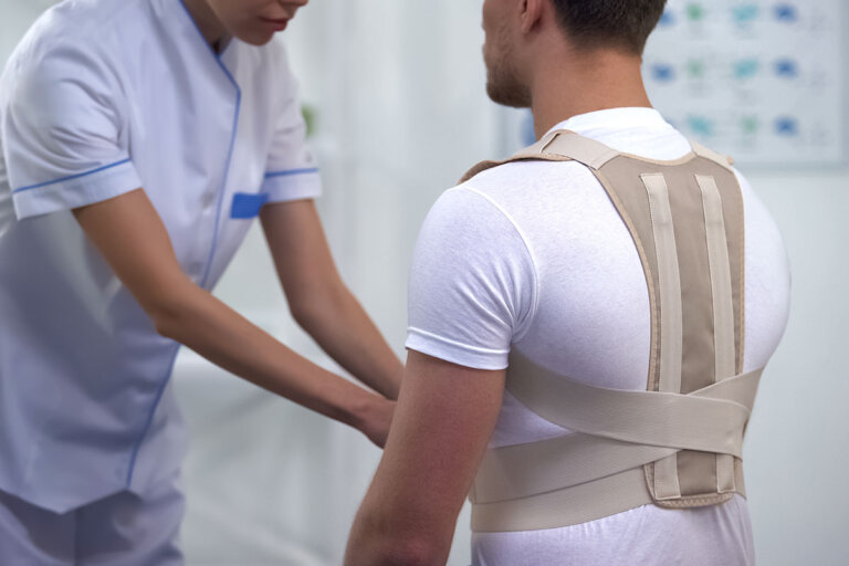 posture correcting brace