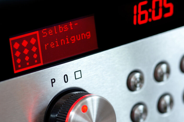 self-cleaning oven
